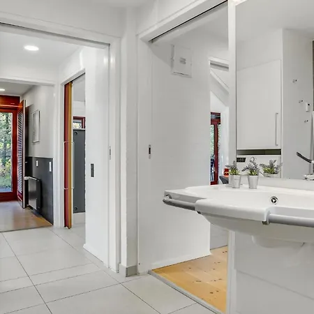 בית נופש Lovely In With Kitchen גרנה